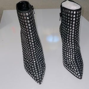 Blk studded ankle boots